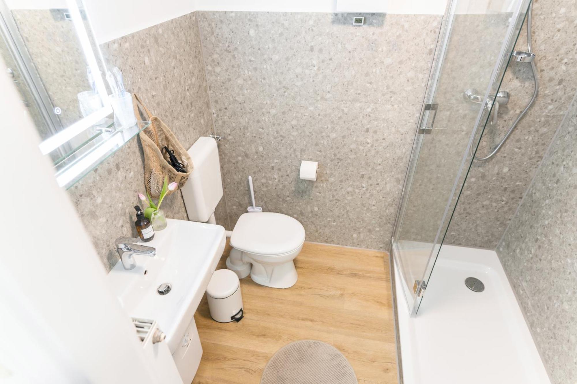 Wolfsburg Innenstadt - Happyhome - Direkt In Der Porschestrasse, 5 Personen & Kind, 3 Zimmer Exterior foto